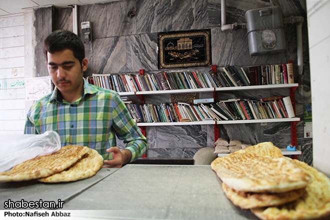 عکس: کتابخانه در نانوایی