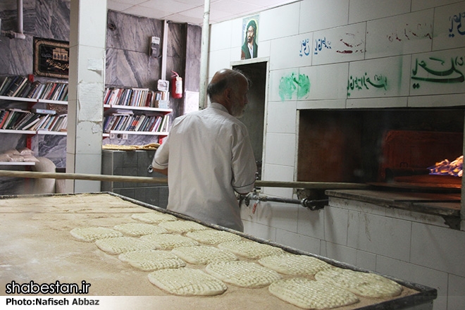 عکس: کتابخانه در نانوایی