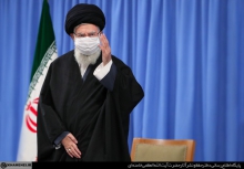 تحریف صحبتهای رهبرانقلاب توسط رسانههای اصلاح طلب/ چرا غربگرایان انتقادات جدی رهبرانقلاب به دولت را سانسور کردند؟ درحالی رسانههای اصلاح طلب با تیتر انحرافی «در رفع تحریمها یک ساعت هم نباید تاخیر کنیم» دیدار امروز را پوشش دادند که رهبرانقلاب به راهبرد خنثیسازی تحریمها تاکید داشته و سیاست دولت در خصوص رفع تحریم را منجر به افزایش فشارها توسط دشمن دانسته اند.