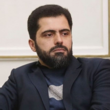 علامه مصباح؛ معلم ولایت ما آنچه از حزب اللهی گری داریم مدیون علامه مصباح است، چه بدانیم و چه ندانیم یا نخواهیم که بدانیم، او قبل از آنکه معلم فلسفه و فقه و عرفان و اخلاق باشد، «معلم ولایت » بود، به گردن ما حق داشت و امیدواریم به شفاعت این فدایی ولایت.