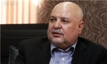 تایید"تخلف دولت"در برداشت ۴.۱ میلیارد دلاری از صندوق توسعه/ برداشت غیرقانونی نقدینگی را افزایش داد /شرکت اماراتی بدهی خود را پس نداد این که ما از خزانه برداشت کنیم تا بعداً توسط شرکتی به این حساب واریز شود مغایرت قانون تأمین کسری بودجه را برطرف نمیکند و دلیل قابل قبولی برای برداشت دولت نیست. مقامات دولتی قبلاً به صراحت این مسأله را رد میکردند اما موضوع باید برای مردم باز شود تا مسئولان دولتی اینگونه درباره مسائلی که صراحتاً خلاف قانون است اظهارنظر نکنند و آن را قانونی اعلام نکنند.
