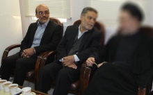 علت ارادت و همراهی آقای استاندار با «باغی بر نظام اسلامی» چیست؟/ لزوم ورود و پیگیری وزارت کشور در برخورد قاطع با استاندار استاندار دولت یازدهم در یزد نیز به کرات با این رهبر معنوی فتنهگران نشست و برخاست کرده که قبلاً با اعتراضهای جوانان و رسانههای استان مواجه شد و امید اصلاح رفتار توسط آقای استاندار میرفت. اما در حرکت اخیر، در برنامه بازدید رئیس دولت اصلاحات از بیمارستان سیدالشهدا(ع) وی را همراهی کرده و موجب خشم و حیرت مردم انقلابی دارالعباده یزد گردیده است.