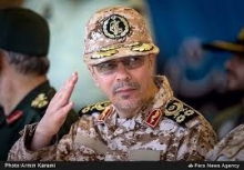 حضور سرلشگر باقری درجمع مرزبانان تیپ 44 قمربنی هاشم(ع) رئیس ستادکل نیروهای مسلح جمهوری اسلامی ایران از مقر مرزبانان تیپ 44 قمربنی هاشم علیه السلام مستقر در استان خوزستان بازدید کرد.