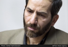 اشک تمساح نخبه کُشان! اشک تمساح شما برای علم و دانش،باور کردنی نیست،کار شما نخبه کشی و فراری دادن نخبه هاست،از این نمایش سیاه دست بردارید.
