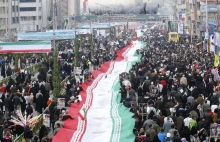 جابه جایی 682 هزارنفر با متروی تهران در 22 بهمن
مدیرعامل شرکت بهره برداری متروی تهران و حومه گفت: همزمان با برگزاری راهپیمایی یوم الله ۲۲ بهمن، حدود ششصد و هشتاد و دو هزار نفر با متروی تهران جا به جا شدند.