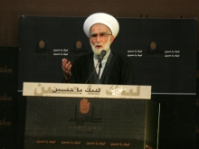 رئیس مجمع علمای لبنان: امید ما به رهبری آیت الله خامنه ای است/ پول سعودی، تشویق آمریکا و سیاست صهیونیسم عامل تفرقه میان مسلمین
قابل توجه است که شیخ احمد الزین در کنار شیخ ماهر حمود، برجستهترین علمای اهل سنت لبنان محسوب میشود. از وی کتب و مقالات زیادی در زمینة وحدت اسلامی به چاپ رسیده است.