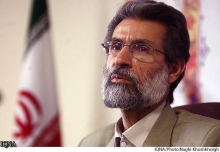 کارنامه کانون نویسندگان در دوران شاه غیرقابل دفاع است/ شاملو دوست داشت جمهوری اسلامی دستگیرش کند تا جایزه بینالمللی بگیرد یکی از افرادی که در خارج مواضعی علیه اسلام و جمهوری اسلامی می گرفت شاملو بود. او از عمد قصد داشت تا کاری کند که او را دستگیر کنند و بعد جایزه نوبل بگیرد. اما با هوشیاری مسئولان هیچ وقت او دستگیر نشد و آنقدر این کار را کرد تا مرد.