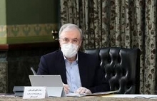 به زودی خبرهای خوبی در زمینه درمان کرونا به گوش میرسد نمکی با بیان اینکه همکاران ما در اوج تحریمهای ظالمانه و در بدترین مضایق مادی با بیماری کرونا مبارزه بیامانی داشتند، گفت: تردید ندارم که بااین همدلی و وفاق، شاهد مهار بیماری کرونا خواهیم بود.
