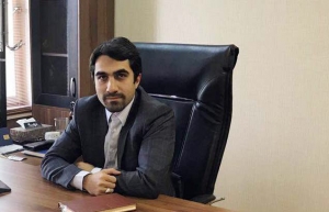 ضیافت «صاحبان ژن خوب» در سالن شهرداری منطقه 2 تهران/ پسر موسوی لاری که منتقدان خود را «گاو» خوانده بود، رفقایش را هم سر سفره نشاند