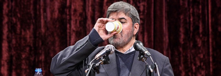مبارزه با استکبار برای ما وسیله بود اما اکنون تبدیل به هدف شده است!/ آمریکا پیروزی انقلاب را تسهیل کرد، ولی ما سفارت آنها را تسخیر کردیم! همه آنهایی که با مواضع علی مطهری در موضوعات مختلف، بهخصوص در رابطه با تاریخ انقلاب اسلامی آشنا هستند، میدانند که اظهارات او بیش از آنکه بر آمده از سواد و اطلاعات باشد، ناشی از هیجاناتی است که او را به اظهار نظر درباره یک موضوع و ماجرایی وا میدارد.
