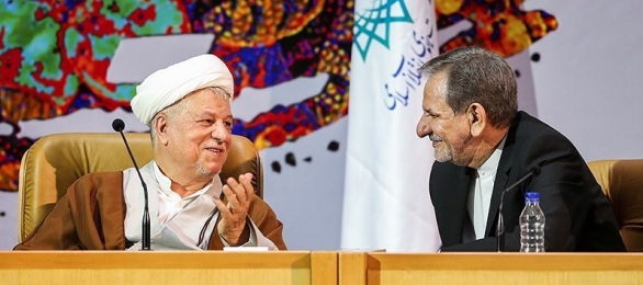 جهانگیری: در سردار سلیمانی علاقه ویژهای به آقای هاشمی میدیدم/ یادتان هست هاشمی فعالیتهای حاج قاسم را «ماجراجویی» میدانست؟!/ آیا سردار مقاومت با نسخه هاشمی درباره «انحلال نیروهای نظامی» موافق بود؟ اخیراً اسحاق جهانگیری معاون اول حسن روحانی در گفتگویی که با پایگاه خبری جماران داشت، خاطراتی را از شهید سلیمانی نقل کرد که بوی تحریف شخصیت و مواضع حاج قاسم، با هدف تبرئه جریان اصلاحات از گناهانی که در دو دهه اخیر مرتکب شده است را میدهد.
