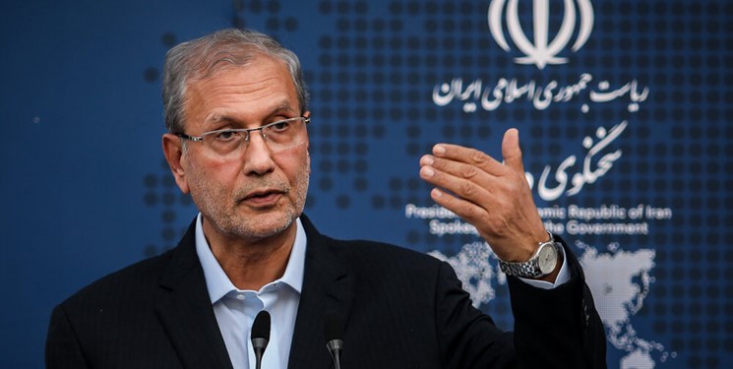 دولت روحانی یکی از درخشانترین دورههای رشد اقتصادی را مدیریت کرد/ بسیاری انتظار ابرتورم را برای سال جاری داشتند، ما مانع از تحقق آن شدیم! طی ۳ سال گذشته در حالیکه عده ای در داخل مشغول تخریب بودند، دولت در کنار مردم، ضمن مقاومت در برابر فشارهای ترامپ، مانع از وقوع برخی پیش بینی هایی که درباره آن شنیدیم از جمله ابرتورم یا ونزوئلایی شدن شده است!