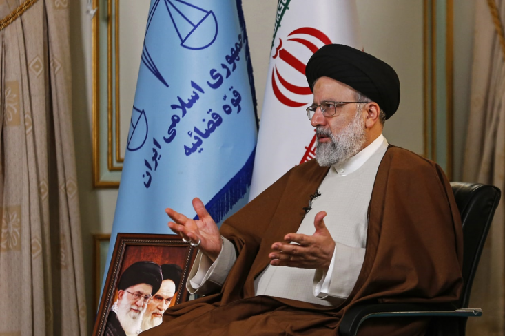 ترامپ در هر جایگاهی باید تقاص پس دهد/ پای میز مذاکرهای که قدرت دفاعی ما را محدود کند نخواهیم نشست/ رهبر انقلاب، پیش از نماز بر پیکر حاج قاسم چه فرمودند دشمن پیش از این هم تصور می کرد با حذف سید عباس موسوی جریان حزب الله در لبنان زمین می خورد اما حالا نگاه عالم این است که جریان مقاومت با ترور وی متوقف نشد و امروز از همه زمان ها با شکوه تر و با عظمتتر و مقتدرتر ظاهر شده است.