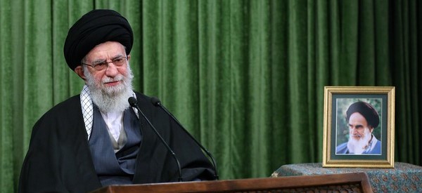 در نگاه اسلام زن و مرد از لحاظ ارزشهای انسانی برابرند/ در هیچ مقطعی از تاریخ این همه زن مؤثّر در سرنوشت اجتماعی در کشورمان نداشتیم/ هم ازدواج زودهنگام و بهنگام، و هم تکثیر نسل جزو نیازهای حیاتی امروز کشور است سعی کنید سخنِ متقن گفته بشود. آنچه باید گفته بشود، چه سیره، چه تاریخ، چه مطالعات معارفی و توحید و امثال اینها، چه ذکر مصیبت، با اتقان گفته بشود؛ یعنی سخن متقن و محکم و متین گفته بشود.