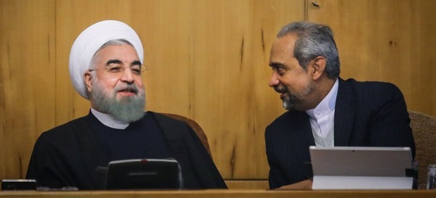 لزوم شفافیت در وظایف و دستور جلسات شورای هماهنگی سران قوا/ روحانی چگونه دستور رهبر انقلاب درباره آب و برق رایگان را به نام خود تمام کرد؟ روند فعلی شورای هماهنگی باعث شده دولت طرح هایی که انتظار مخالفت نمایندگان مجلس با آن را میدهد در این مسیر قرار داده و با تصویب کلیاتی از آن به اجرای دلخواهانه آن دست زده و در نهایت نیز مسئولیت تبعات آن را برعهده نگیرد.