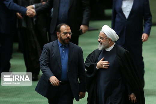 معاون پارلمانی حسن روحانی چه چیزی را انکار میکند؟ اکنون که کمتر از هشت ماه به پایان عمر دولت تدبیر باقی مانده، با نگاهی به کارنامه دولت در طول چند سال گذشته، میتوان فهمید که «صداقت» و پذیرش اشتباه از سوی دولتیها، حلقه مفقوده این دولت بوده است.