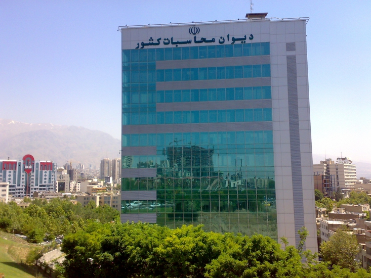 دیوان محاسبات: لایحه بودجه ۱۴۰۰ کسری حداقل ۱۹۵ هزار میلیارد تومانی دارد! دیوان محاسبات با بررسی کارشناسی منابع بودجه و با فرض تحقق صادرات 1.5 میلیون بشکه نفت در روز، کسری لایحه بودجه 1400 را حداقل 195 هزار میلیارد تومان پیش بینی کرد.