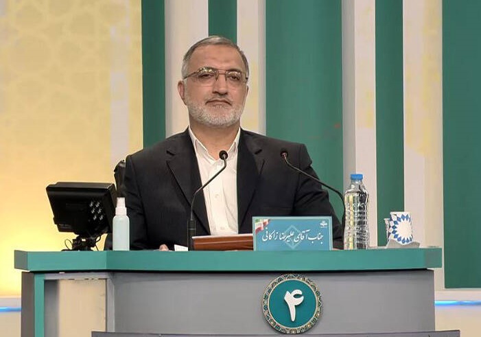 آقای همتی بابت کاری که با پول ملی کرد، مستحق نوبل شیمی است/ همتی آمده است که هشت سال عملکرد دولت روحانی را پوشش دهد زاکانی گفت: اینجا آقای همتی باید پاسخگو باشد که چرا با این اختلال کشور اداره میشود؟ اگر اقتصاددانی اینی است که همتی میگوید، همه ملت ایران از این اقتصاددانی تبری میجویند.
