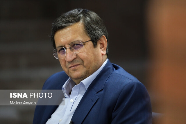 انتقاد خبرگزاری دولتی از نماینده دولت در انتخابات ریاست جمهوری/ «ایسنا»: همتی دیروز مخالف واردات بوده و امروز وعده آزادسازی واردات را میدهد ایسنا نوشت: چه اتفاقی افتاده که آقای همتی که در دوره ریاست بانک مرکزی مخالف جدی واردات خودرو بود اما اکنون با انتقاد از ممنوعیت واردات خودرو وعده آزادسازی واردات می دهد؟