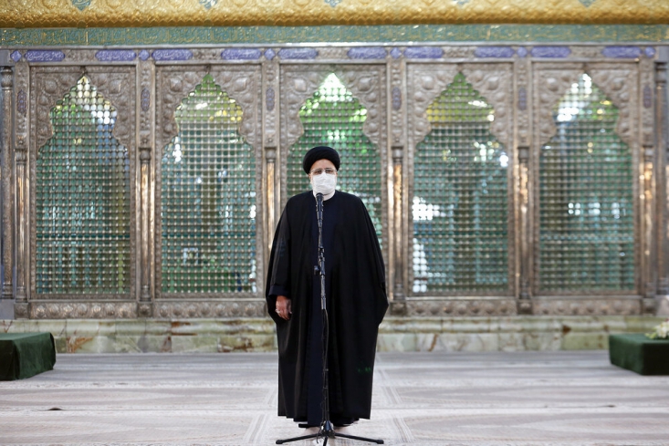 میثاق با امام میثاق با عدالت است/ دستگاه قضایی باید پناه مظلومین باشد/ در انتخابات مردم تحول و اجرای عدالت را خواستند رئیسی گفت: در محضر روح مطهر امام و ملت عزیز عرض میکنم که تلاش فرزندان شما در دستگاه قضایی این است که دستگاه قضایی را ملجا و پناهی برای آنها قرار دهند که مورد ظلم واقع شده اند