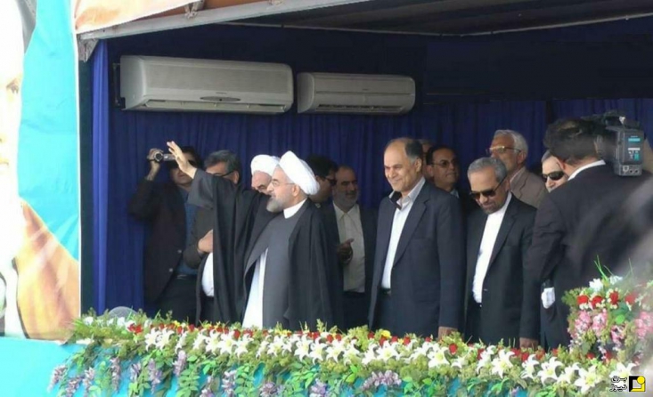 آقای رئیس جمهور عذرخواهی نمیخواهیم، پاسخگو باشید/ کسی که زیر باد دو کولر گازی است از حال مردم تشنه و گرمازده خبر دارد؟ روزنامه اصلاحطلب آفتاب یزد نوشت: چه زمانی سواره از پیاده خبر داشته است؟ چه زمانی کسی که حتی هنگام سخنرانی زیر باد دو کولر گازی است از حال مردم تشنه و گرمازده خبر دارد؟