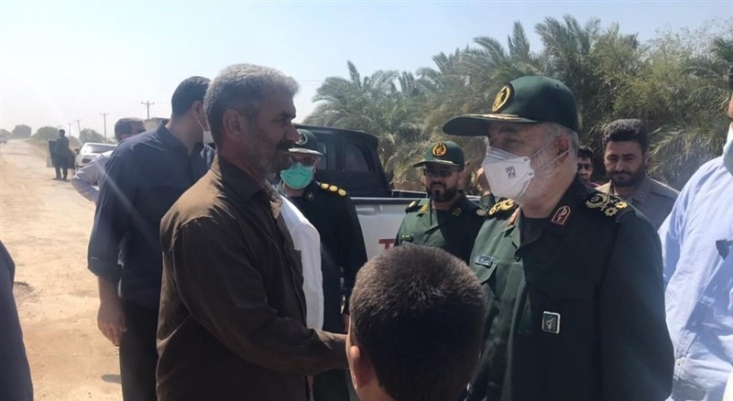 با تمام قدرت و توان و امکانات به کمک مردم خوزستان آمدیم/ خوزستان برای ما نه تنها مهم که مقدس است ما به این مردم متعهد و وفادار هستیم ، آنها را تنها نمیگذاریم و در سختیها همگام آنها هستیم همانطور که در سیل سال ۹۸ برادران عزیز ما در تمام مناطق سیل زده با مردم و سختیهایشان همراه بودند.