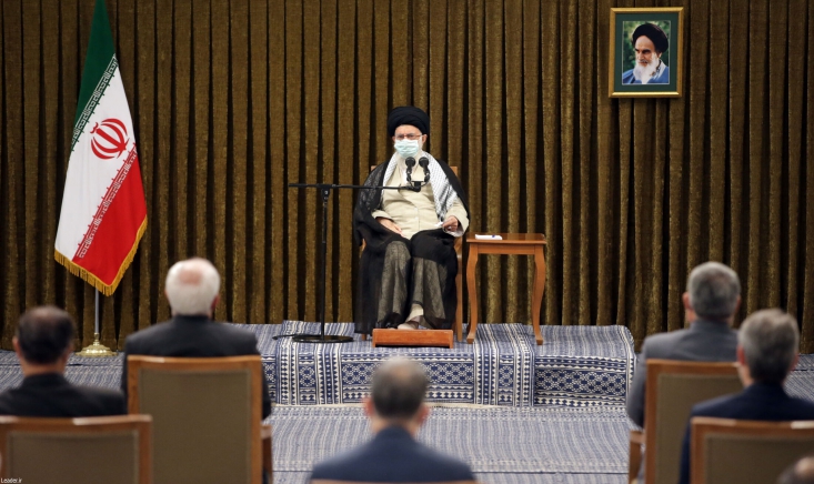در این دولت معلوم شد که اعتماد به غرب جواب نمی‌دهد و آنها کمک نمی‌کنند و هرجا که بتوانند ضربه خواهند زد و اگر جایی هم ضربه نمی‌زنند به این دلیل است که نمی‌توانند.

