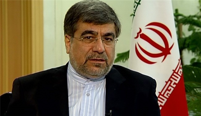 پاسخ توهین آمیز وزارت ارشاد به انتقاد مراجع: اطلاعات شما غلط است!/ دیدارهای هفتگی را باور کنیم یا ادعای کانالیزه بودن مراجع تقلید را!؟ این سخنان جنتی و بیانیه وزارت ارشاد یک معنا بیشتر ندارد و آن هم اینکه مراجع تقلید و دلسوزان منتقد عملکرد دولت در عرصه فرهنگ، نه بر مبنای تحلیل و نگاه خود بلکه بر مبنای اطلاعات غلط و کانالیزه شدن توسط دیگران به نقد عملکرد فرهنگی دولت مشغول هستند!