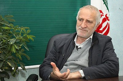 تاکنون مجلس عملکرد کم رنگ و بی رمقی داشته است و قابل قبول نیست. باید از سریال گزارشات یکطرفه در صحن غیرعلنی فراتر رفت. نباید مجلسیان را از عدم انتخاب در دوره بعد بترسانند، این حربه کهنه شده. در این مورد ملی مجلس نباید بگذارد با فحش و تهمت و توهین خفقان ایجاد گردد. مجلس باید همه را وادار به ارائه گزارش مستند و پاسخ مستدل به ابهامات و ارائه راه کار کند. سکوت و انفعال و سیاسی کاری و بی تفاوتی ماهیتاً خودکشی است. ملت انسانهای شجاع و مؤمن به آرمانهای امام و رهبری و انقلاب را دوست دارند.