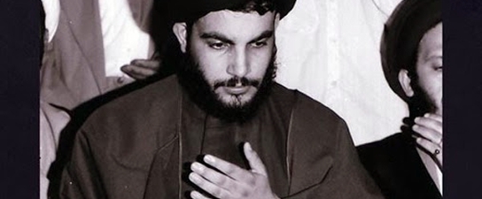 میگفتند کلید تمام مشکلات در دست آمریکا است/ عتبهبوسان سفارت آمریکا همواره بر جلب رضایت آنها روی میآوردند برد با آمریکا در لبنان و منطقه، به خواست خداوند ادامه خواهد داشت چراکه این یک موضوع زودگذر نبوده و نیست بلکه نبردی است تاریخی، ایدئولوژی و پیشرفته؛ این نبرد ابراهیم(ع)با نمرود، و موسی (ع) با فرعون و حضرت محمد(ص) با ابوجهل و ابوسفیان، و امام حسین(ع) با یزید در امتداد تاریخ است و در آینده به آنچنان اوجی خواهد رسید که وعده الهی تحققیافته و مستضعفین وارث زمین گردند. و تازه این نبرد از دنیا نیز فراتر رفته، به آخرت خواهد رسید و راه رسیدن به رضوان الهی و بهشت برین خواهد بود.