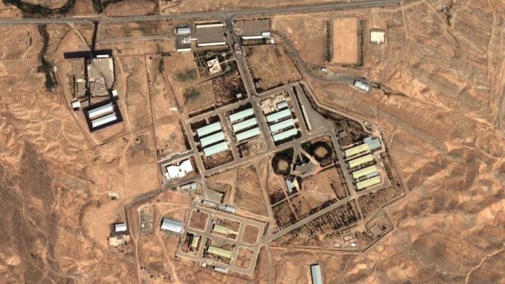 بر اساس توافق محرمانه میان ایران و آژانس بین‌المللی انرژی اتمی، تهران مجاز خواهد بود از بازرسان خود برای بازرسی سایت پارچین استفاده کند.

