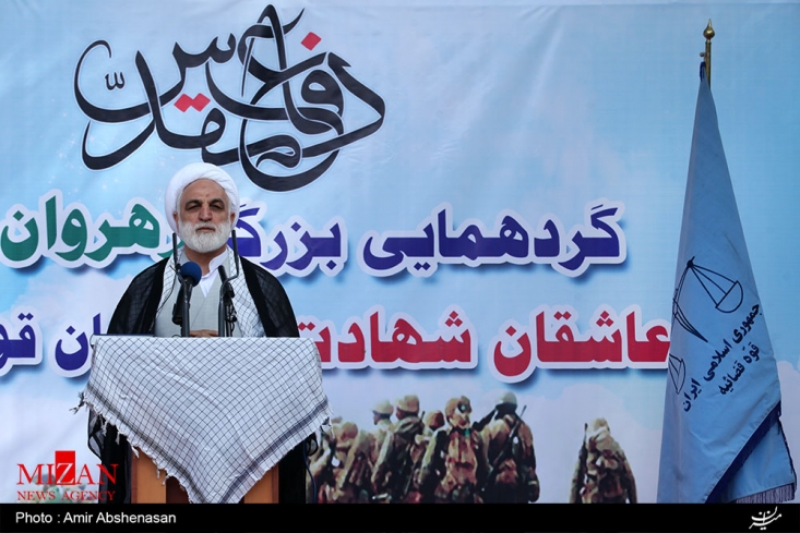 معاون اول قوه قضائیه گفت: تحریم‌های ظالمانه مؤثر بوده اما چه شده است کسی که روزی می‌گفت ۲۰ درصد مشکلات کشور به علت تحریم و ۸۰ درصد به علت سوءمدیریت است، اکنون علت همه مشکلات را تحریم‌ها می‌داند.