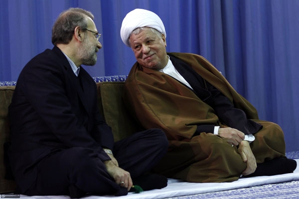 هاشمی رفسنجانی پشت پرده تصویب طرح مجلس در حمایت از برجام را فاش کرد: قبلا لاریجانی به روحانی گفته بود که این طرح در مجلس رد نمی شود! این اظهارات در حالی از سوی هاشمی بیان می شود که پیش از این نیز چهره های مختلف دولتی و اصلاح طلب از نقش آفرینی ویژه لاریجانی برای تصویب این طرح در مجلس تشکر کرده بودند.