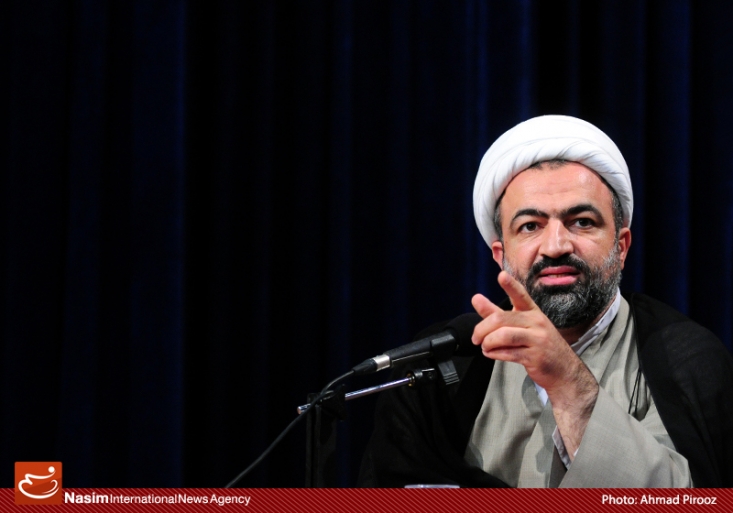 واکنش حجتالاسلام رسایی به اتهامات غرویان در خصوص مؤسسه امام خمینی (ره)/ پیشبینی آیت الله خوشوقت (ره) درباره این روزها چه بود؟ مدیر مسئول هفته نامه ۹ دی نوشت: آیا این بعید است که وقتی شما روزی مطابق ادعای خودتان به دلیل تهدید، علیه خودتان حرف زدهاید، امروز هم به دلیل تهدید یا تطمیع علیه دیگری و به نفع خودتان حرف بزنید.