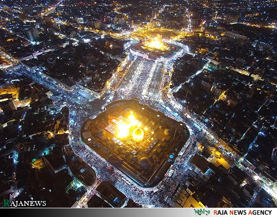 در مراسم اربعین حسینی(ع) میلیون‌ها عاشق از بیش از 60 کشور جهان از جمله ایران با پای پیاده عازم کربلای معلی شدند. از شب گذشته خیل عظیمی از عاشقان اباعبدالله در صحن ها و بین‌الحرمین به اقامه عزا پرداختند.




