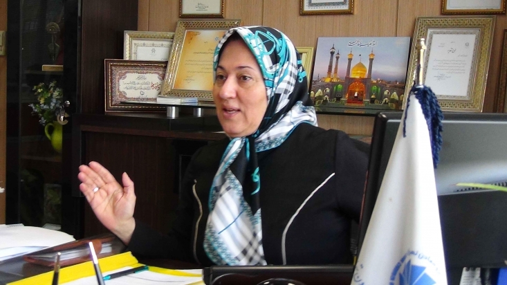 فاطمه مقیمی گفت:: سیستم بانکی ما باید خیلی فراتر از سیستم بانکی دنیا باشد که در همان ساعات اولیه اجرای برجام 1000 ال سی باز شود و از طرف دیگر باز شدن یک ال سی برای بانکهای داخلی نیاز به طرف خارجی دارد. شنبه و یکشنبه بانکهای خارجی تعطیل هستند و هنوز از جمعه تغییری در رویه خود ایجاد نکرده اند.