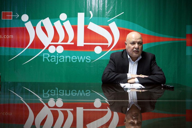 پروژههایی که در دولت قبل 90 درصد پیشرفت داشته را پس از دو سالونیم افتتاح کردند!/ اطلاعات اقتصادی چون منفی است توسط مسئولان دولتی منتشر نمیشود/ هنر آن است که در شرایط تحریم صنعت نفت، تأمین مالی کنید! فازهای 14، 15 و 16، 17 با چند درصد پیشرفت تحویل داده شدهاند؟ عمدتاً کارهایی بود که در گذشته انجام شده است و بخش کمی از آن باقی مانده است. مثل افتتاحهایی که الان وزیر راه انجام میدهد. مثلاً چند کیلومتر از همدان باقی مانده بود؟ بعضی از اینها فقط گاردریل وسطشان باقی مانده بود که افتتاح کردند.