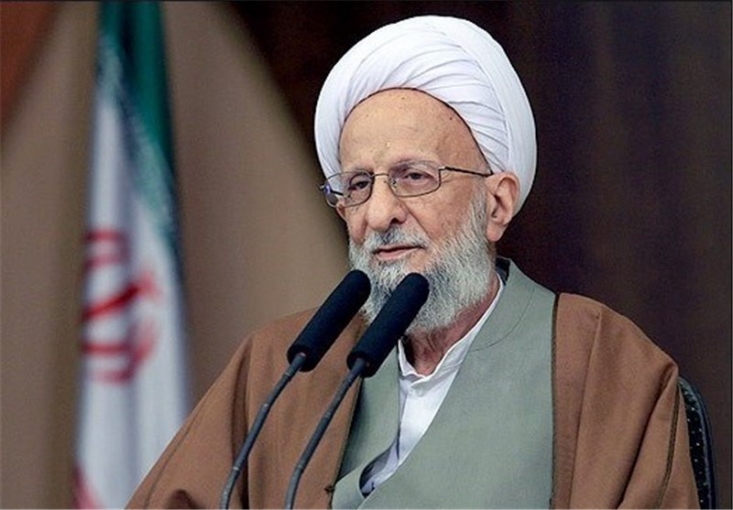نباید از ملامت مردم ناراحت شود؛ ولو آن که همه مردم شعار مرگ بر او را سر دهند؛ و از طرف دیگر نیز نباید تشویق همه مردم او را خوشحال کند، ولو آن که همه شعار زنده باد برای او سر دهند؛ بلکه تنها و تنها باید ببیند نظر خدا و قرآن در این باره چیست؟ هر کجا خدا اعلام حرکت کرد، حرکت و هر کجا اعلام توقف کرد، بایستد و از احدی نترسد.