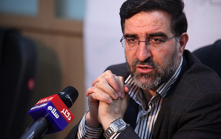 فکر می‌کنم باید فراکسیونی داشته باشیم که اسمش را بگذاریم «من انقلابی‌ام»! باید در قالب ارزش‌ها و آرمان‌های انقلاب باشد. عملا باید ثابت کنیم. با حرف نمی‌شود. نگوییم امام خامنه‌ای و جور دیگری عمل کنیم!
