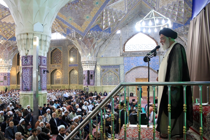 آیت الله علم الهدی خاطرنشان کرد: اصطلاح «اسلام انقلابی» در آن روز یک اصطلاح ضد ارزشی بود اما امام بزرگوار اصطلاح را عوض کردند. امام فرمودند ما دو تا اسلام داریم؛ یک اسلام امریکایی و یک اسلام ناب محمدی(ص).