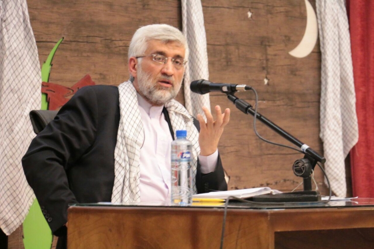 اسلام امریکایی به دنبال جدا کردن اسلام و انقلاب از یکدیگر است سعید جلیلی نماینده مقام معظم رهبری در شورای عالی امنیت ملی که صبح سه شنبه به دعوت بسیج دانشجویی دانشگاه آزاد شهرضا به این شهر رفته بود، ضمن حضور در یادواره شهدای مدافع حرم اصفهان گفت: امروز نه در شعار بلکه در عمل جوانان ما خود را فدای حریم اهل بیت میکنند.