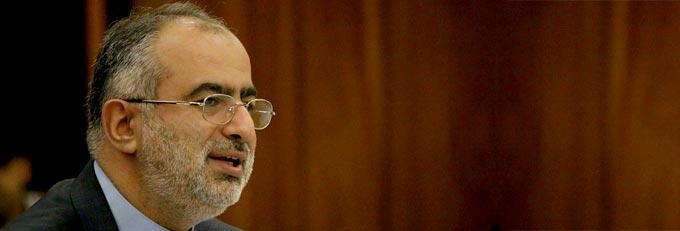 جهنم هم به این گرمی نیست! توصیف بخشی از مهمترین سخنان آقای حسامالدین آشنا در گذشته در مورد قیاس مذاکره با آمریکا با نهضت کربلا را با عنوان «تعبیرات عوامانه» میشناسید، آمارها نشان میدهد شرایط به این نحو که نمایش داده شد، سیاه و تار نیست و به قول قدیمیها «جهنم هم به این گرمی نیست» که برخی سعی بر القای آن دارند، شرایط خاص کشور در گذر از پنجره جمعیتی و بروز بحران سالخوردگی همچنان که کارشناسان اذعان میکنند نیازمند تغییر سیاستهای جمعیتی بوده است، سیاستهایی که اجرای آن توجه خاص مسوولان را میطلبد و در این راه، ارائه تحلیلهای مطابق با واقع ضروری مینماید.