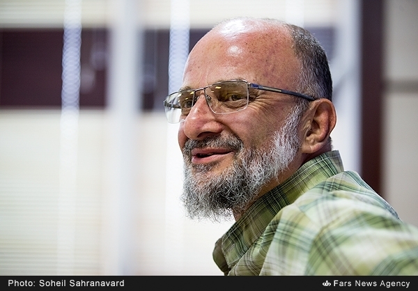  انقلاب با چهره‌های خسته، گیج، کلافه، متمتع از منافعی که تا الان داشته‌اند مواجه است، سختی گرمی و سردی نچشیده‌اند، وقتی می‌گوییم چرا ایرباس می‌خواهید می‌گویند چون مسافرت‌های بیش از 12 ساعت با این مدل هواپیماها که داریم، امکان‌پذیر نیست.