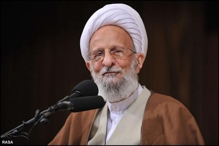 استاد برجسته حوزه علمیه گفت: قدم اول برای مبارزه با فتنه کسب صحیح معارف اسلامی است و کسب صحیح معارف اسلامی طیف وسیعی از علوم را در برمی‌گیرد پس این قدم یک واجب قطعی برای همه دانشجویان است