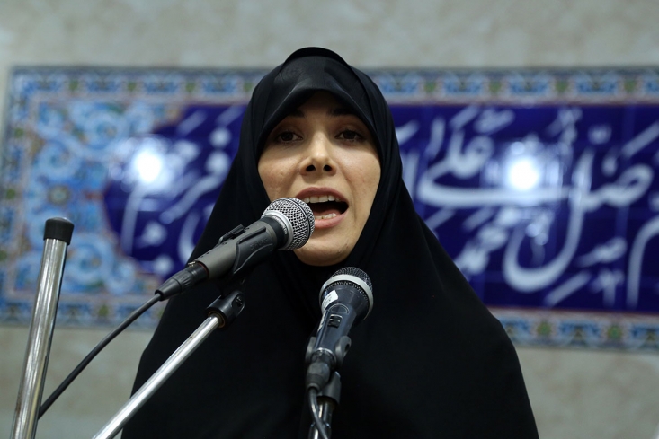 راهبرد قدیمی تیم حقوقی – رسانه‎ای مهدی هاشمی که این روزها توسط سیده فاطمه حسینی برای ایجاد هراس در رسانه‎های پیشرو در امر اطلاع رسانی پیرامون فساد اقتصادی  اجرایی می شود، پیشاپیش به عکس خود مبدل شده باشد چرا که این فرصت را به رسانه‎ها خواهد داد تا در مقام دفاع از خود، در دادگاه با دستانی پر و بدون ملاحظه به بیان ابعاد این مساله بپردازند.

