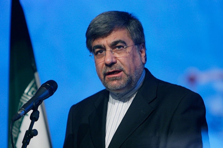 جنتی: به نظر آیت الله علم الهدی احترام می گذاریم/ از ادامه اجرای کنسرت ها در مشهد صرف نظر می کنیم علی جنتی در حالی این گفته ها را مطرح کرد که قبل از این بارها به لغو کنسرتها در استان خراسان رضوی با حکم دادستانها انتقاد کرده و عبدالرضا رحمانی فضلی وزیر کشور نیز روز یکشنبه، ۱۷ مرداد، در این باره به رئیس قوه قضائیه نامه نوشته بود.