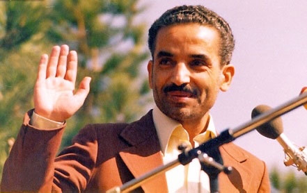 خیلی‌ها سعی می‌کنند اروپا را به صورت یک جهان جدا از شرق و غرب معرفی کنند، ولی برای ما اسم مهم نیست، بلکه نحوه برخورد اهمیت دارد. مثلاً در جریان محاصره اقتصادی ایران توسط امریکا مشاهده کردیم آلمان غربی نیز پا به پای امریکا پیش آمد. آنها نه‌تنها ما را محاصره اقتصادی کردند، بلکه آنچه را که طلبکار هم بودیم به ما ندادند.