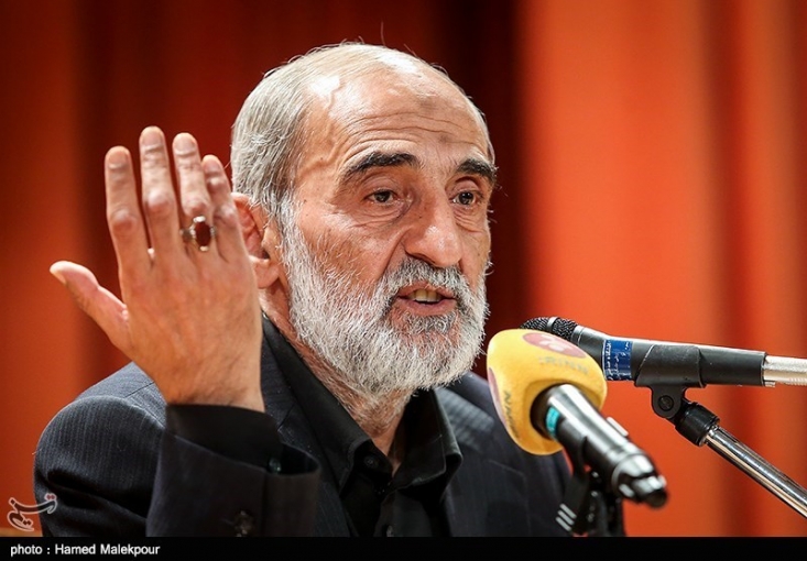 شریعتمداری: کاسب تحریم همسایه دیوار به دیوار تیم مذاکرهکننده هستهای بوده است!/کسانی که باقیماندن تحریمها را دستاورد میدانند،نان خود را در تحریمها میبینند مدیر مسئول کیهان با بیان اینکه کاسب تحریم جاسوسی است که در طول مذاکرات همسایه دیوار به دیوار تیم مذاکره کننده بوده است، گفت:اگر منتقدان برجام کاسب تحریم بودند از برجامی که تحریمی را لغو نکرده استقبال میکردند.
