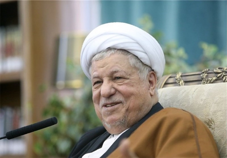 اگرچه انتصاب فواد صادقی به دفتر آیت الله هاشمی چیزی است که نیاز به تکذیب ندارد و حتی خبرگزاری دولت نیز قبلا بر این مساله اذعان کرده بوده است،اما مساله قابل تامل این است که چرا سایت خبری‌ای که از بودجه بیت المال استفاده می کند در نقش وکیل مدافع یک شخصیت سیاسی ظاهر شود و چهره خود را به پایگاه اطلاع رسانی هاشمی رفسنجانی تقلیل دهد؟