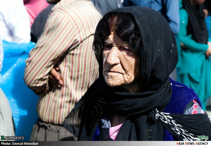 گزارشی دیدنی از نحوه استقرار بیمارستانهای تخصصی سپاه در مناطق محروم شمالغرب/ قابلیتهای چند لایه بیمارستانهای سیار از جراحی سریع و حیات بخش تا بیمارستانهای ضد شیمیایی + فیلم این رزمایش ها سبب رشد نیروهای نظامی نیز شده به گونه ای که تمام ظرفیت نیروی زمینی سپاه در سال نود تنها احداث یک بیمارستان بود و امروز هر بیمارستان ثابت این نیرو می تواند تا سه بیمارستان سطح دوی تخصصی را فراهم کند بدون آنکه بیمارستان سطح یک و ثابت آن از فعالیت باز بماند.